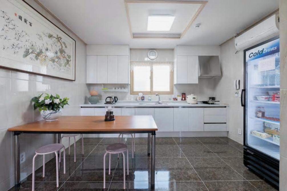 Hub Guest House Инчон Екстериор снимка