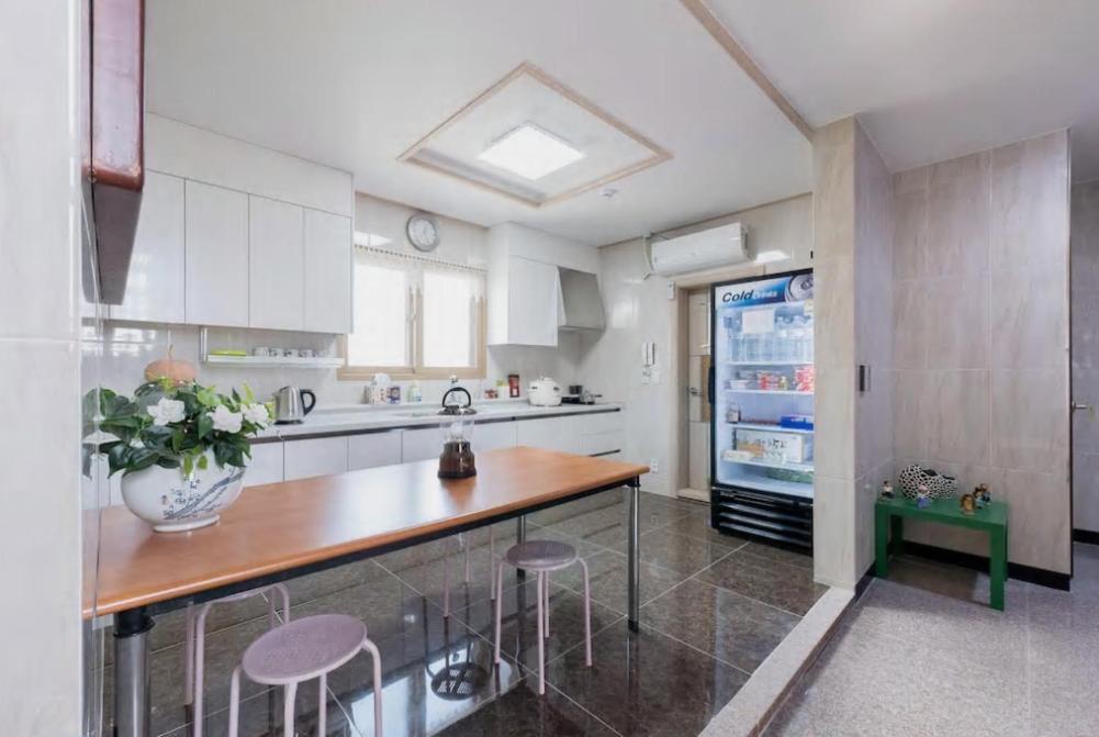 Hub Guest House Инчон Екстериор снимка
